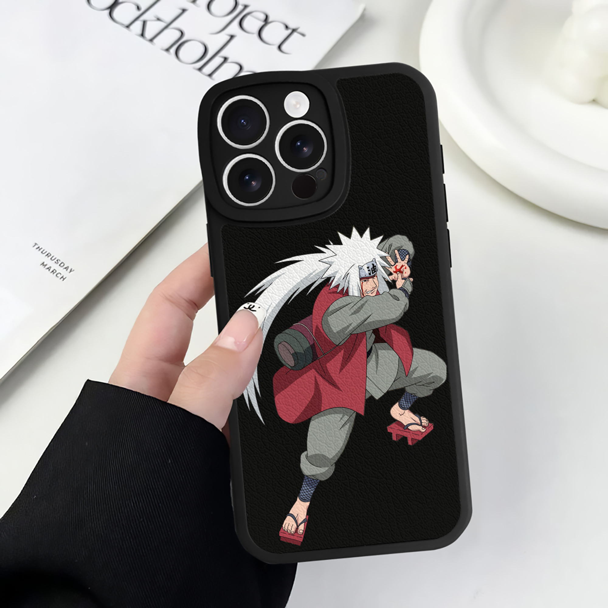 （画像用） NARUTO -ナルト- 自来也（じらいや） Jiraiya 【iPhone 16シリーズ対応】シリコンスマホケース（レザー調） 材質：シリコン